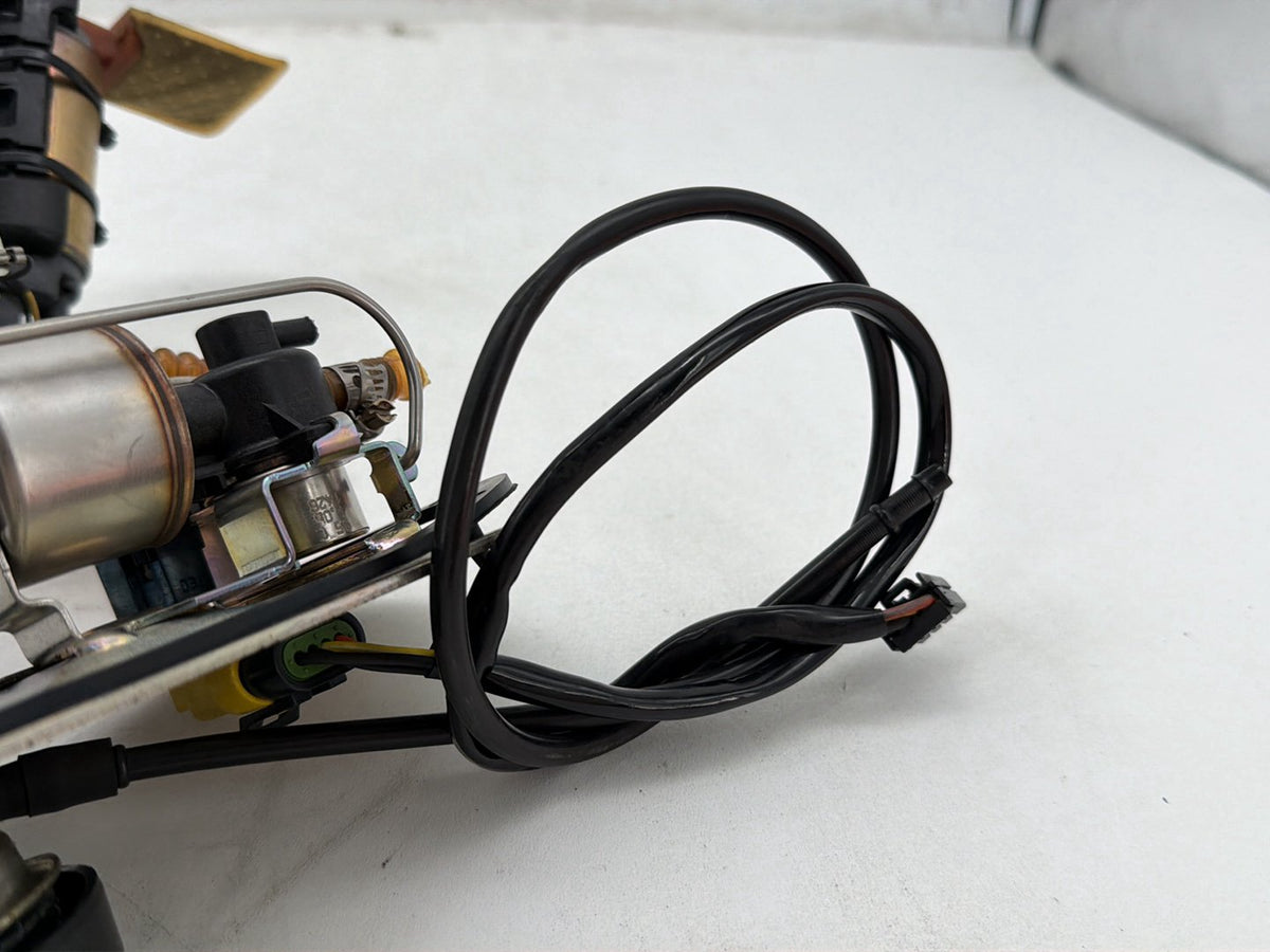 2007 Harley Street Glide Touring FLHX OEM Fuel Pump Gas Gasoline Petrol Sending