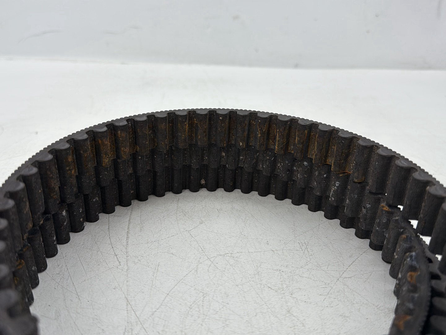 2014 Harley Street Glide Touring FLHXS OEM Rear Drive Belt 40024-09 140T 1"