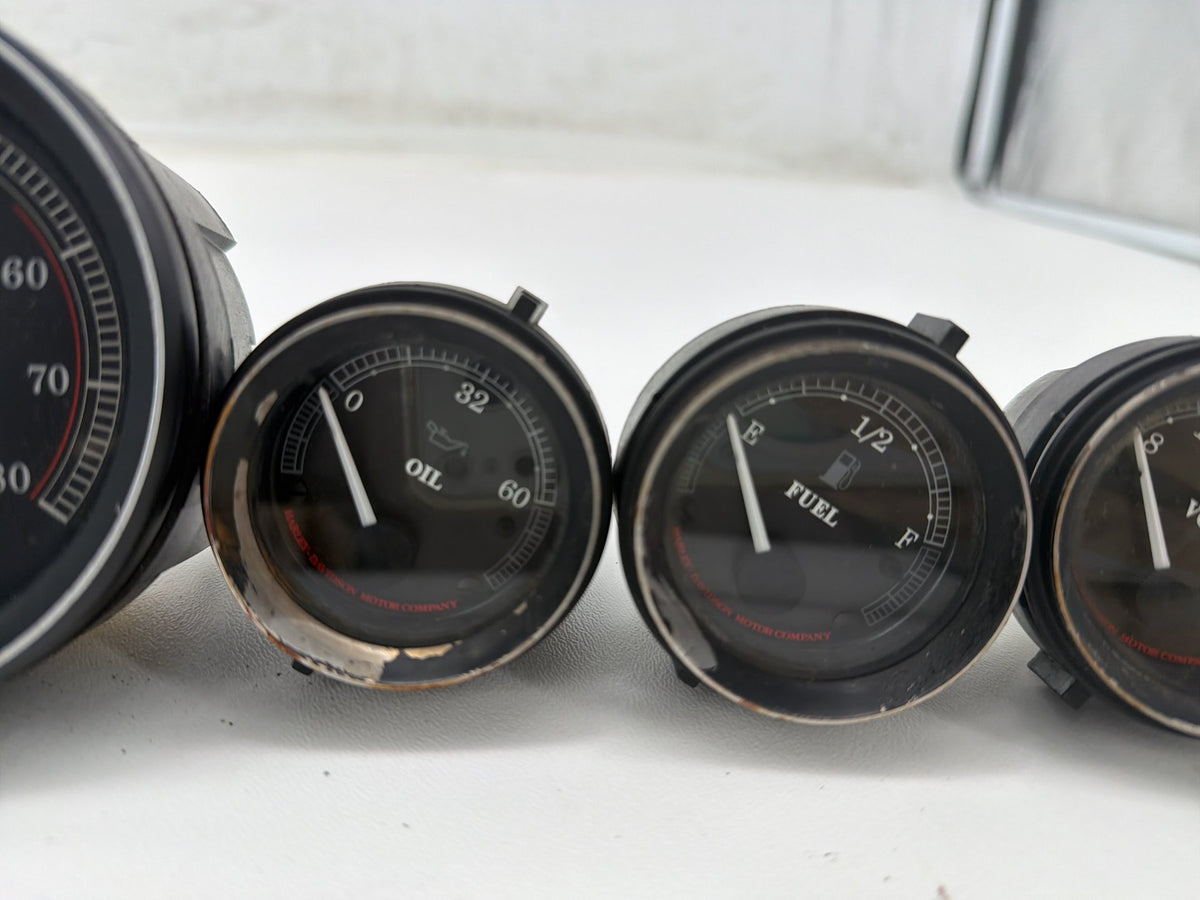 2006 Harley Electra Glide Touring Classic OEM Air Oil Volt Fuel Tacho Speedo Gauges