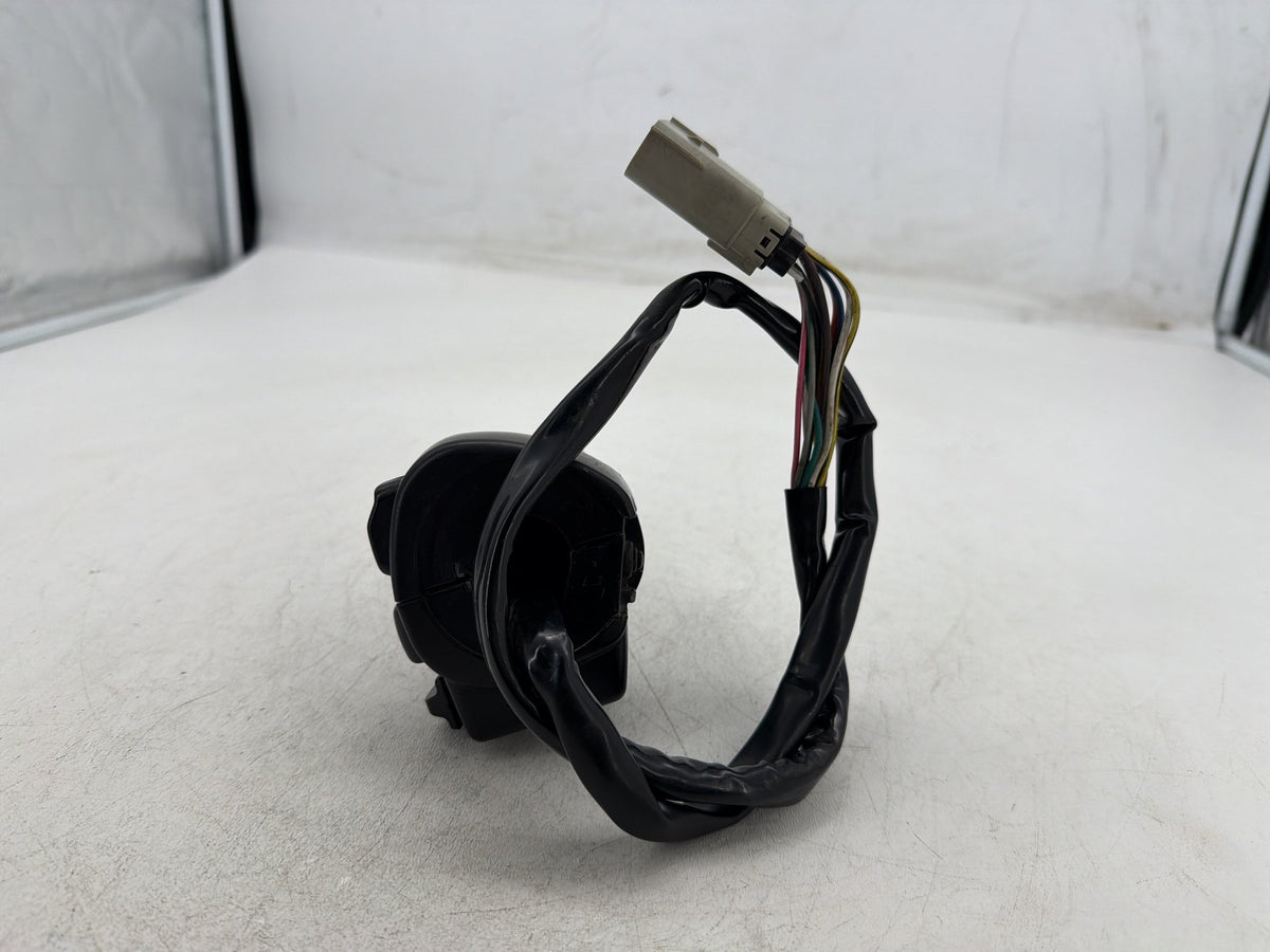2011 Harley Street Glide FLHX-103 Left Turn Signal Headlight Switches Controls