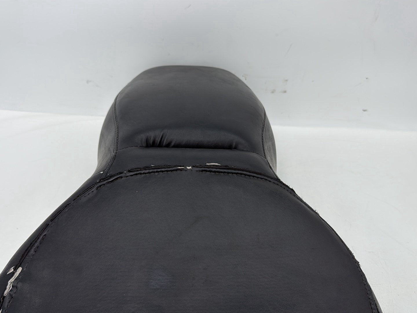 1999 - 2006 Harley-Davidson Touring Electra Glide Passenger Rider Driver Seat Saddle 51703-05