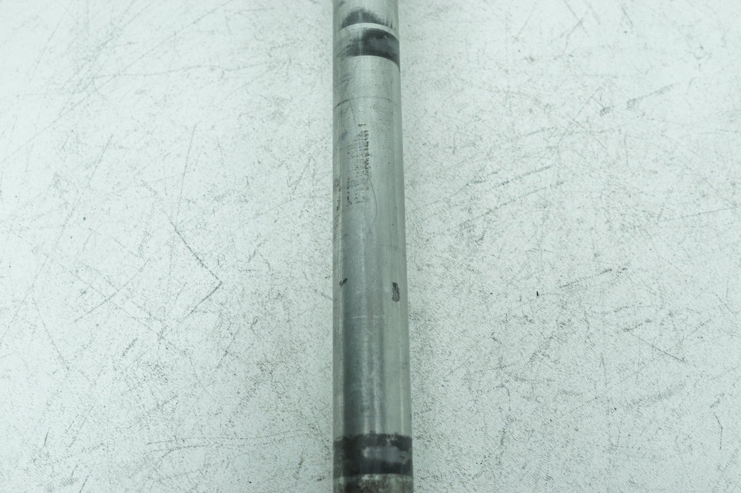 2007 - 2012 Harley-Davidson Touring Electra Glide Ultra Rear Wheel Axle Bolt Shaft 41056-09