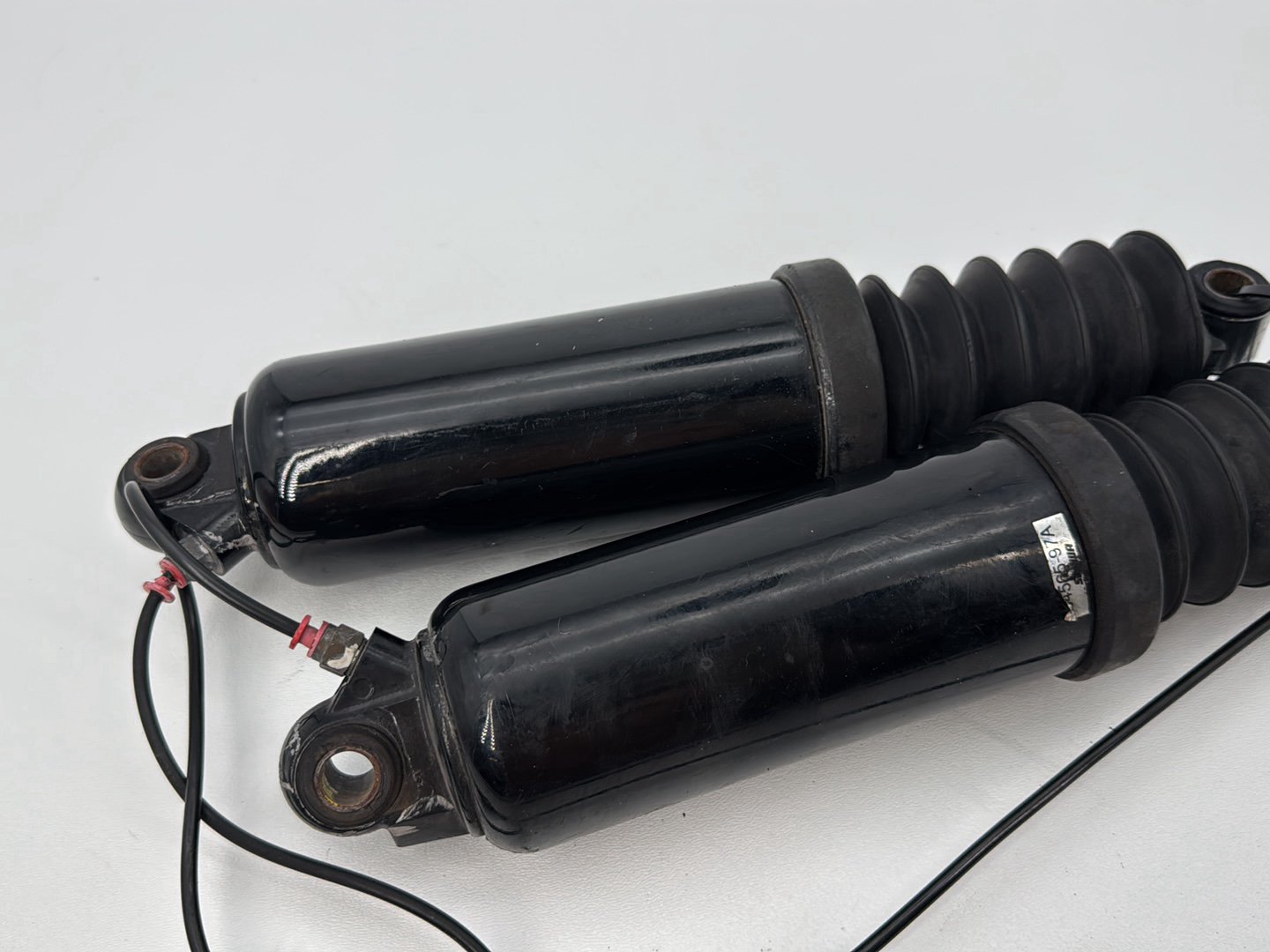1999 - 2006 Harley-Davidson Touring Electra Glide Classic Rear Left Right Shock Absorbers 54565-97A