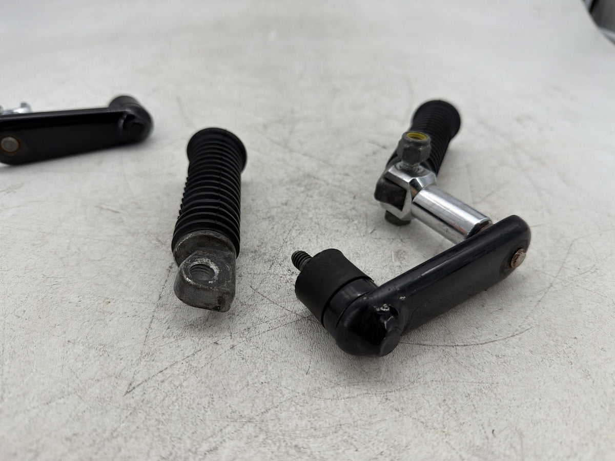 2004 Harley Heritage Softail Classic FLSTCI OEM Passenger Left & Right Foot Pegs