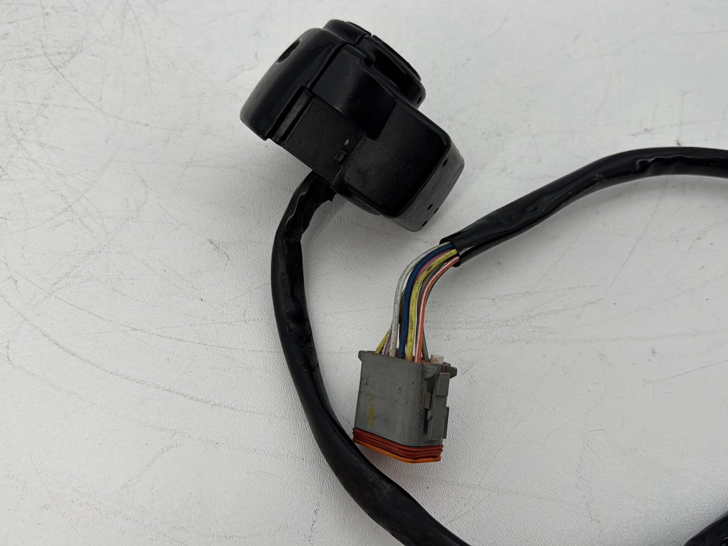 1999 - 2006 Harley-Davidson Touring Electra Glide Classic Left Turn Signal Headlight Switches Controls 71685-06A