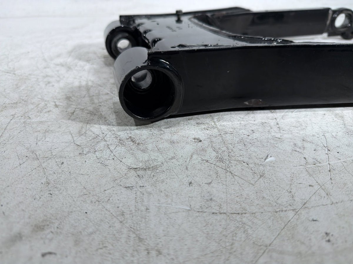 2004 Harley Electra Glide CVO Screamin Eagle OEM Rear Fork Swingarm Swing Arm