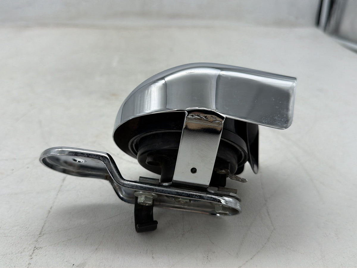 2007 Harley Electra Glide Touring Ultra OEM Horn Signal Klaxon Chrome Cover