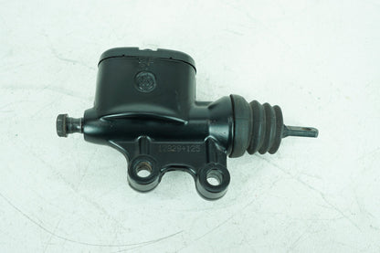 2007 - 2011 Harley-Davidson Touring Electra Glide Ultra Rear Brake Master Cylinder Reservoir 41763-08C