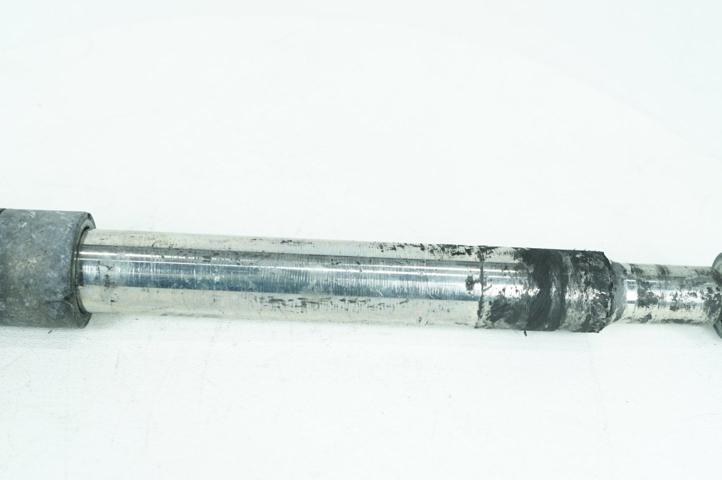 2007 - 2012 Harley-Davidson Touring Electra Glide Front Wheel Axle Bolt Shaft 43364-00