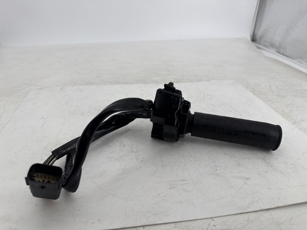 2013 Harley Street Glide Touring OEM Right Engine Start Kill Switches Controls