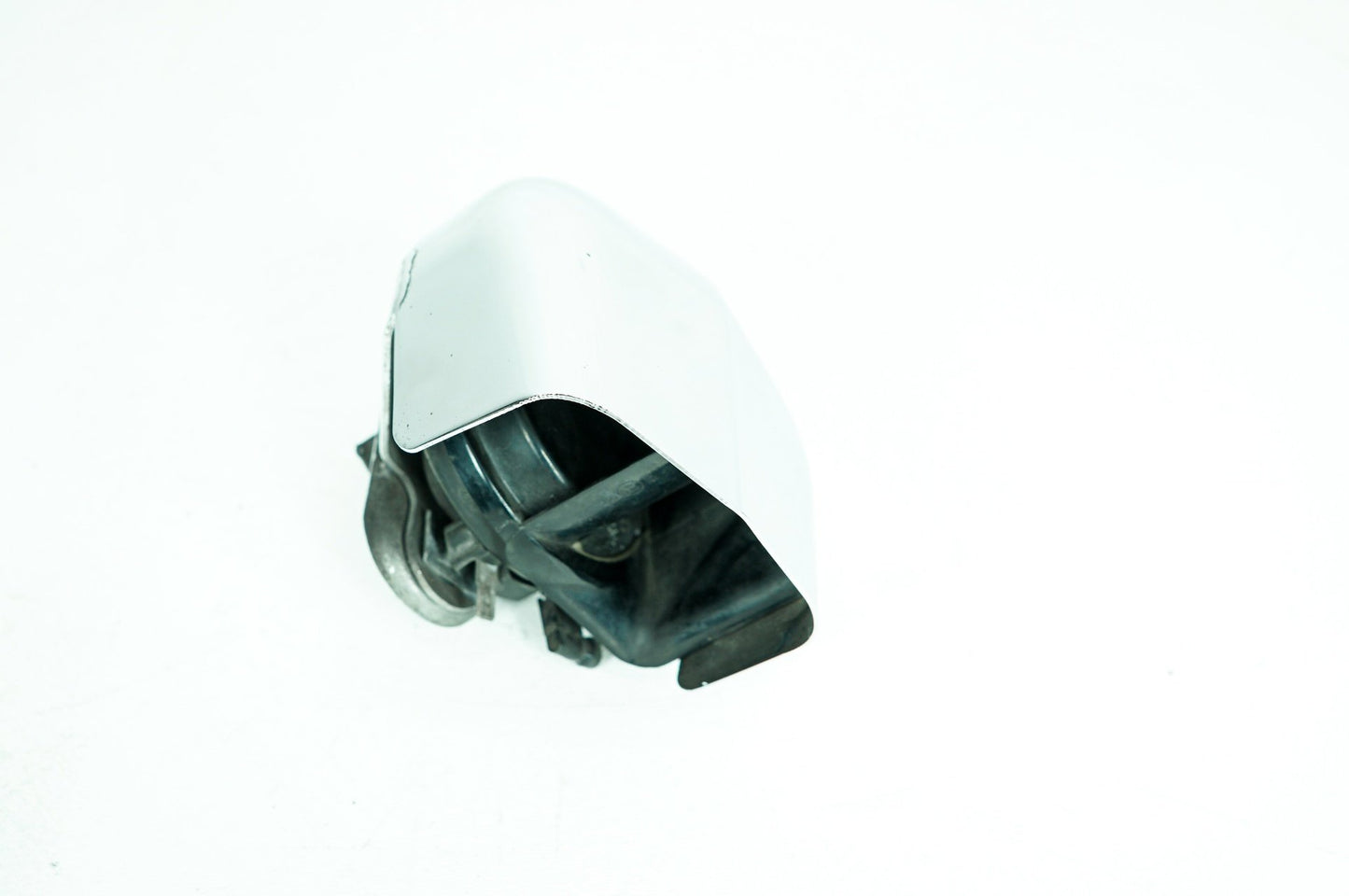 2007 - 2011 Harley-Davidson Touring Street Glide Horn Signal Klaxon Chrome Cover 69060-90D