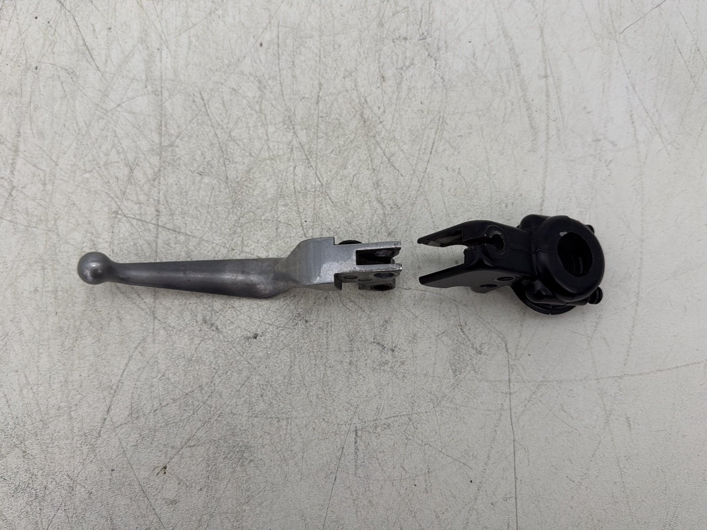 2007 Harley Touring FLHTC Electra Glide Classic OEM Front Left Hand Clutch Control Lever