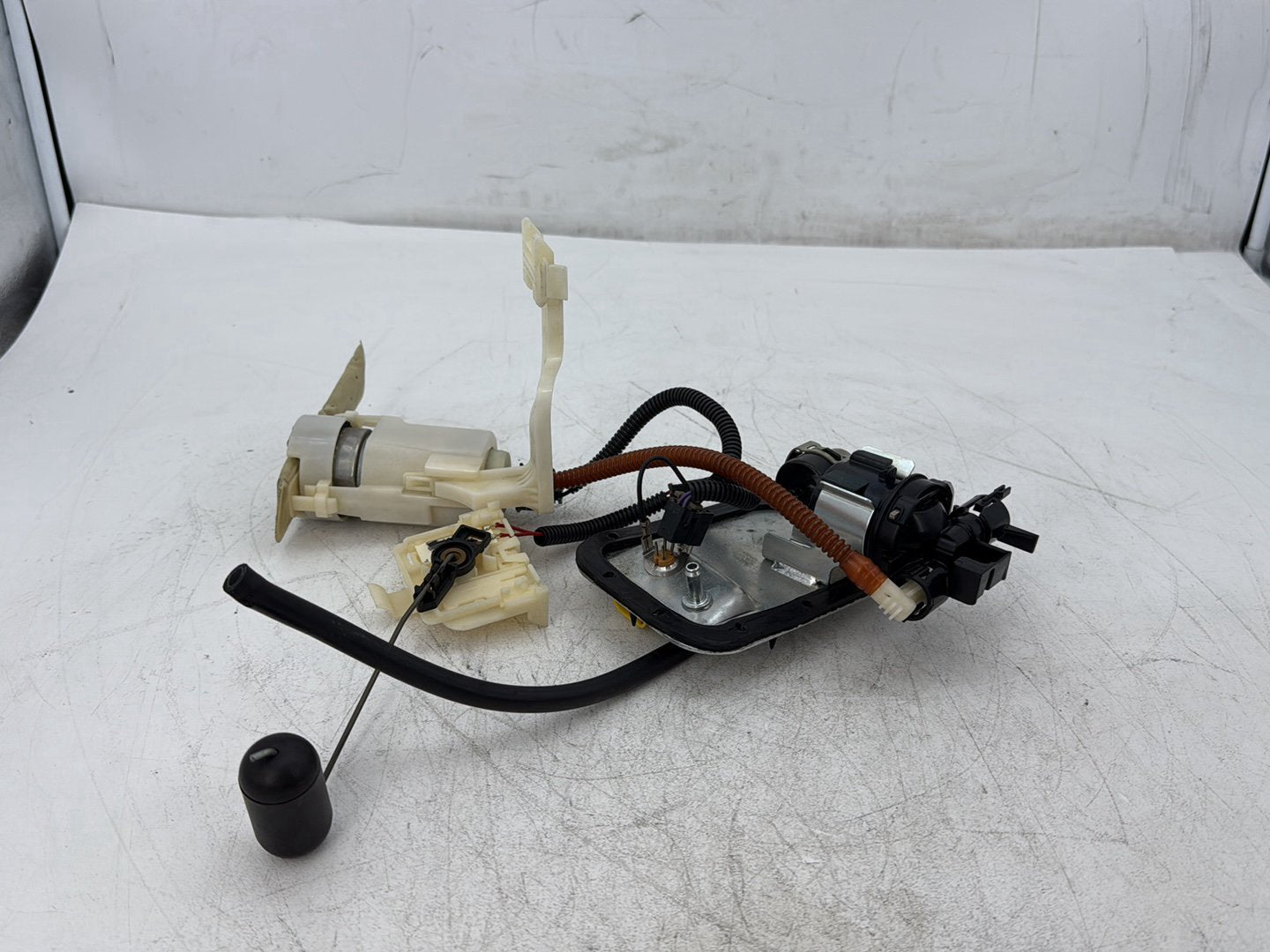 2013 Harley Heritage Softail Classic FLSTC OEM Gas Gasoline Fuel Petrol Pump Sending