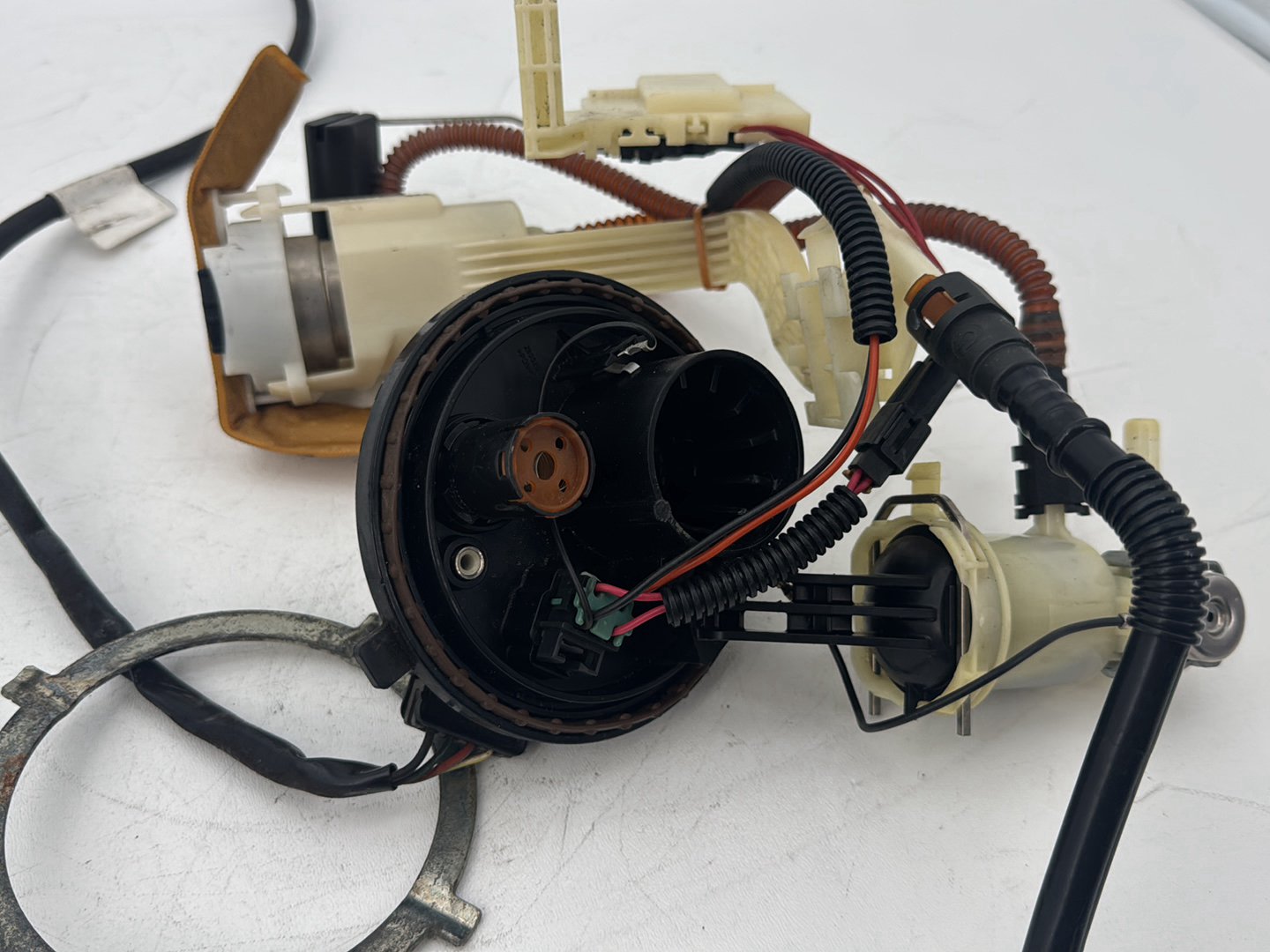 2008 Harley Touring FLHT Electra Glide OEM Fuel Pump Gas Gasoline Petrol Sending