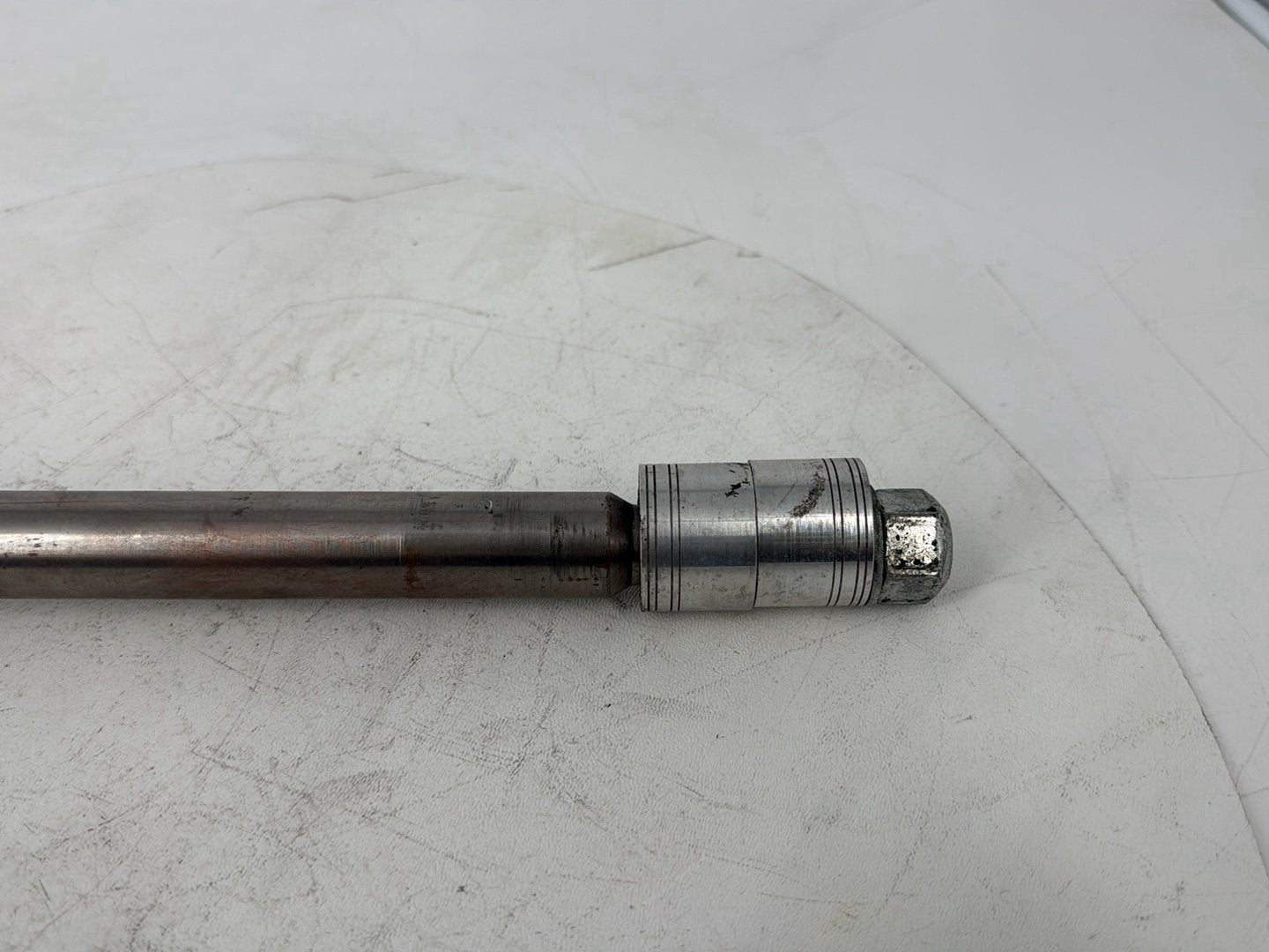2008 - 2016 Harley-Davidson Touring Street Glide Front Wheel Axle Bolt Shaft 41547-07A