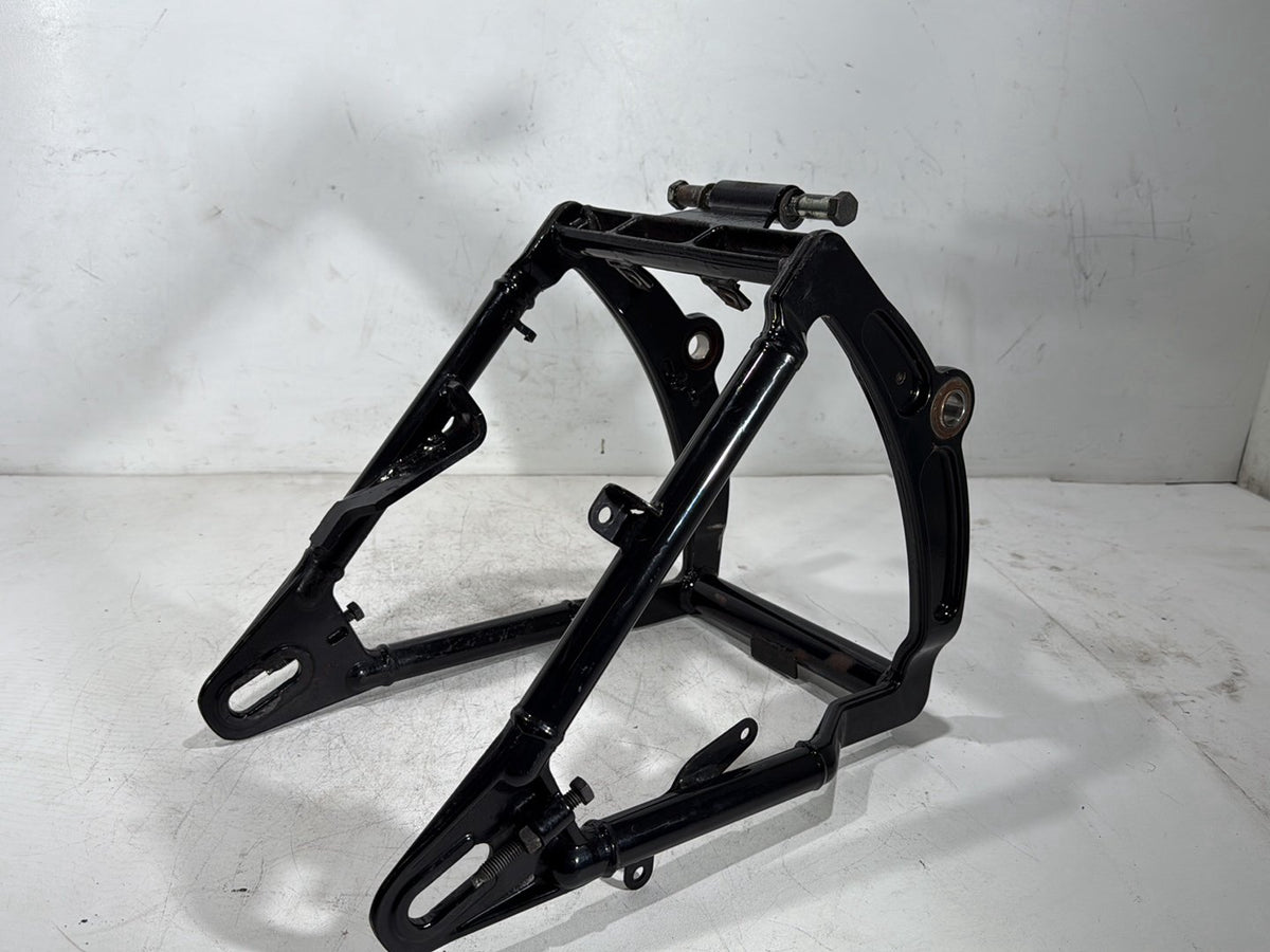 2004 Harley Heritage Softail Classic FLSTCI OEM Rear Fork Swingarm Swing Arm