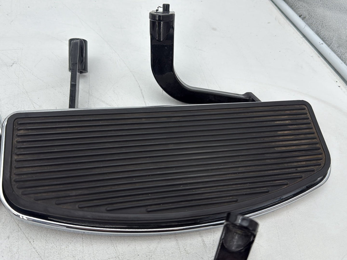2013 Harley Electra Glide Touring Left Right Driver & Pass Floorboard Foot Rest