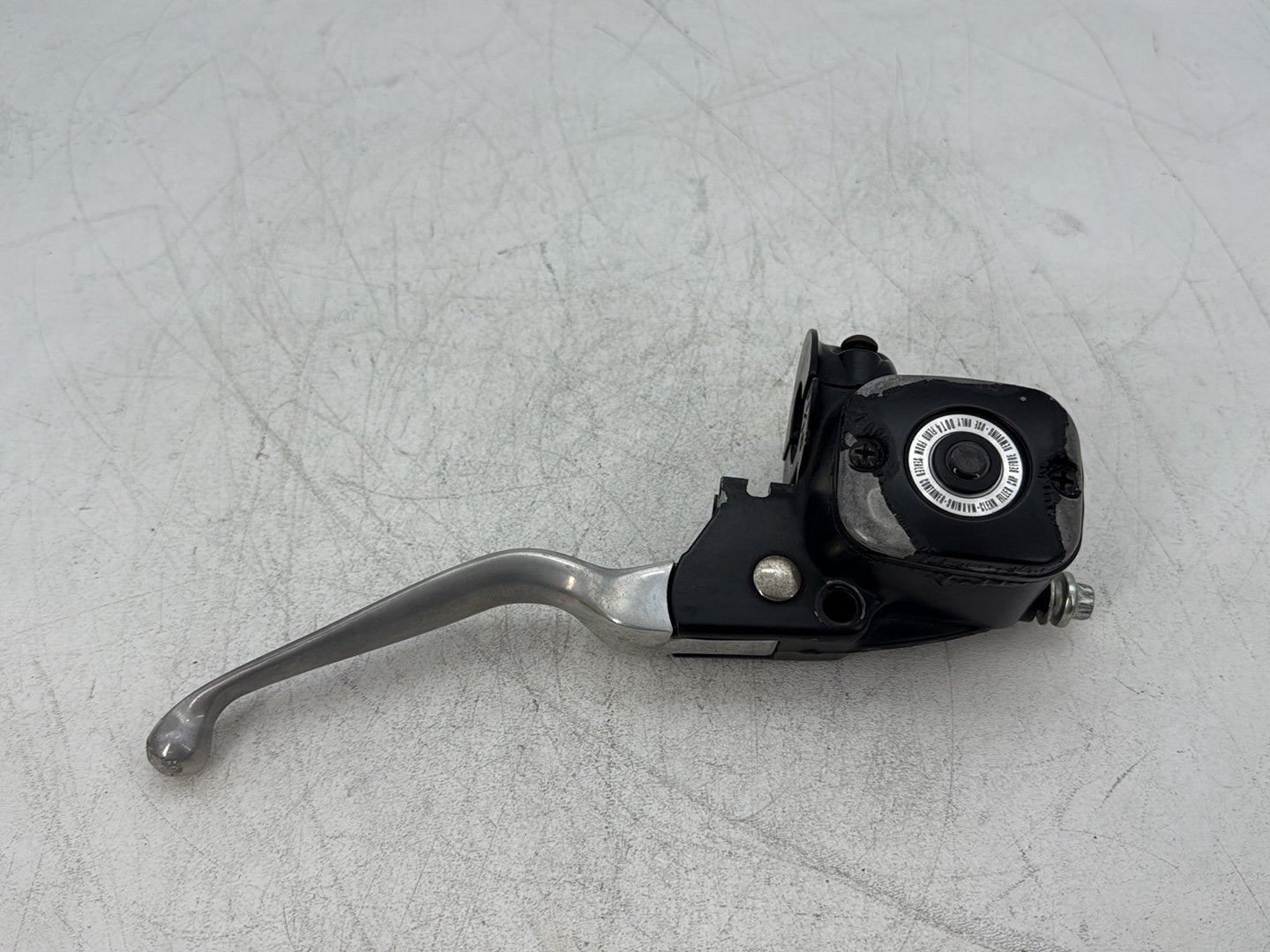 2005 Harley Electra Glide Touring Ultra FLHTCUI OEM Front Right Brake Lever Master Cylinder