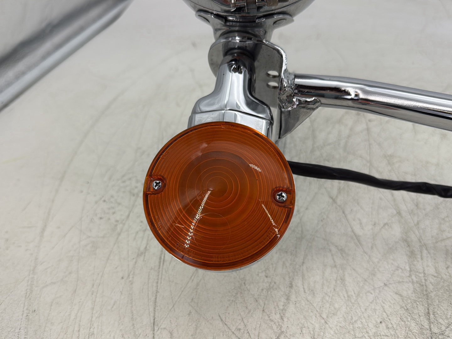 1998 Harley Touring FLHTCUI Electra Glide Ultra OEM Front Turn Signal Indicators Aux Light Bar