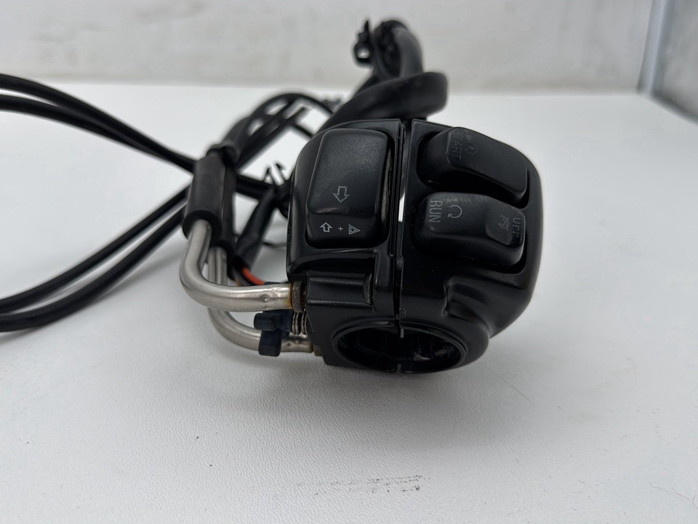 2008 Harley Softail Deluxe FLSTN OEM Right Engine Start Kill Switches Controls