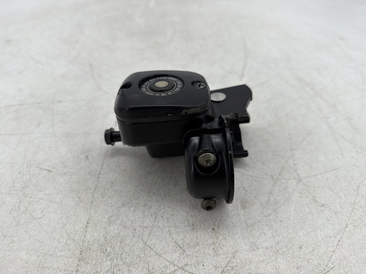 01 Harley Fat Boy Softail OEM Front Brake Master Cylinder Reservoir SCRATCHED
