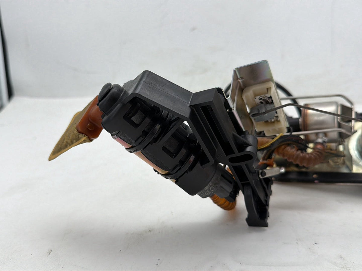 2007 Harley Street Glide Touring FLHX OEM Fuel Pump Gas Gasoline Petrol Sending