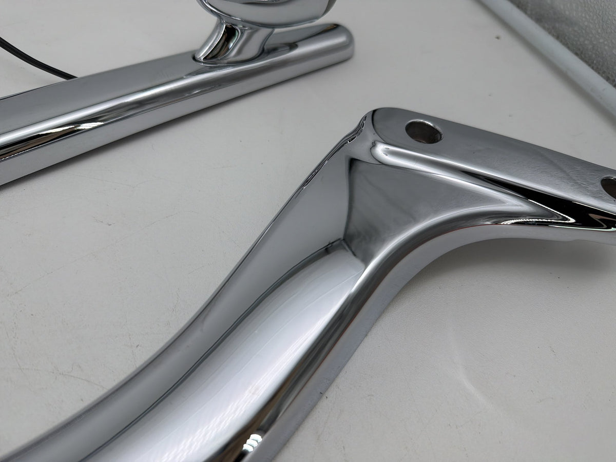 03 Harley Softail Deuce OEM Rear Left Right Fender Struts Bracket & Turn Signal