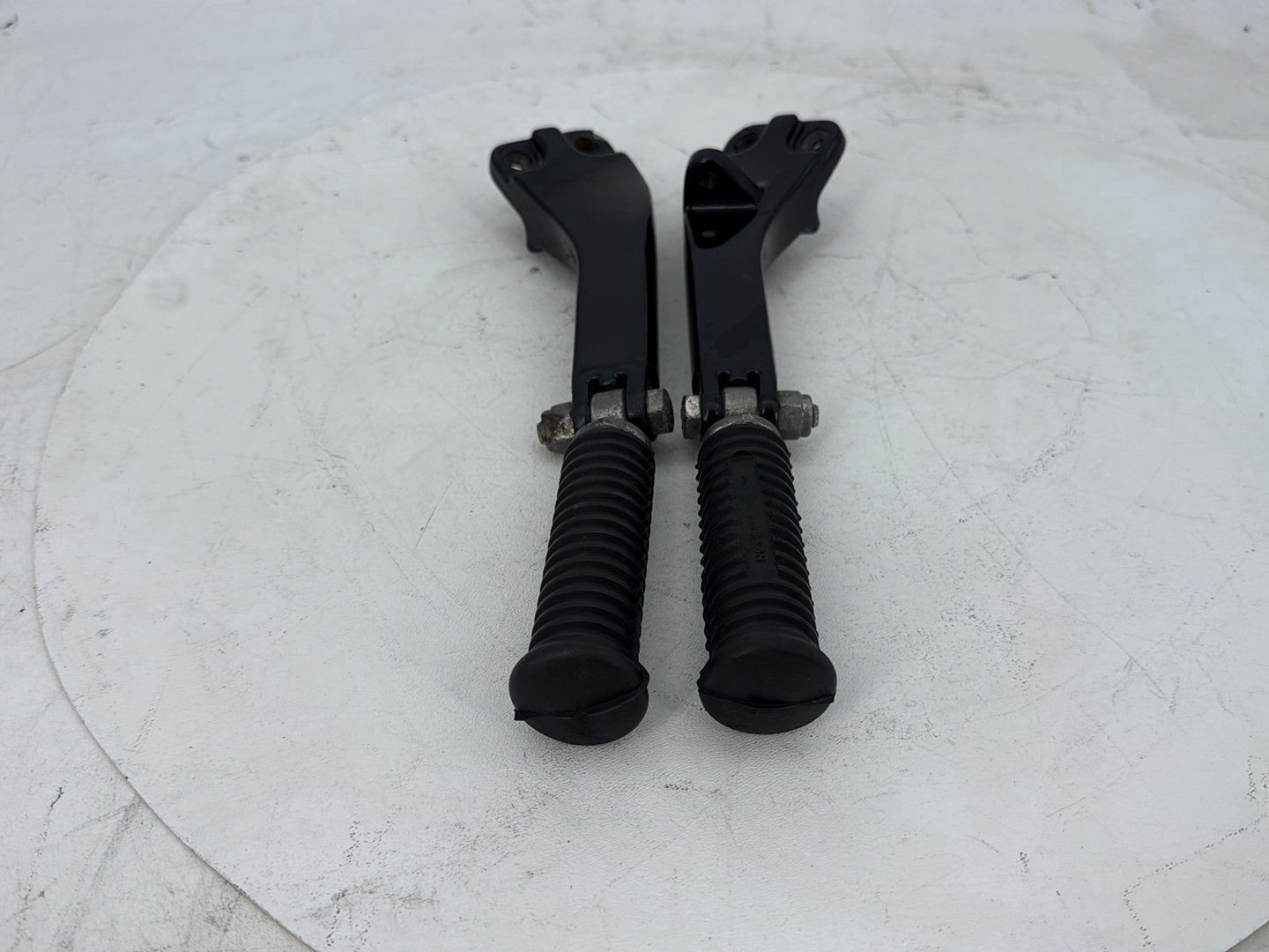 2006 Harley Dyna Super Glide Custom FXDCI OEM Passenger Left & Right Foot Pegs