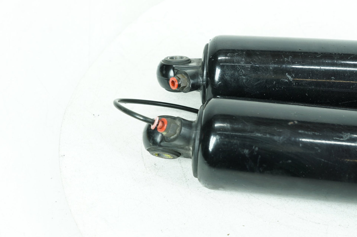 2007 - 2012 Harley-Davidson Touring Street Glide Rear Left Right Shock Absorbers   54662-02A