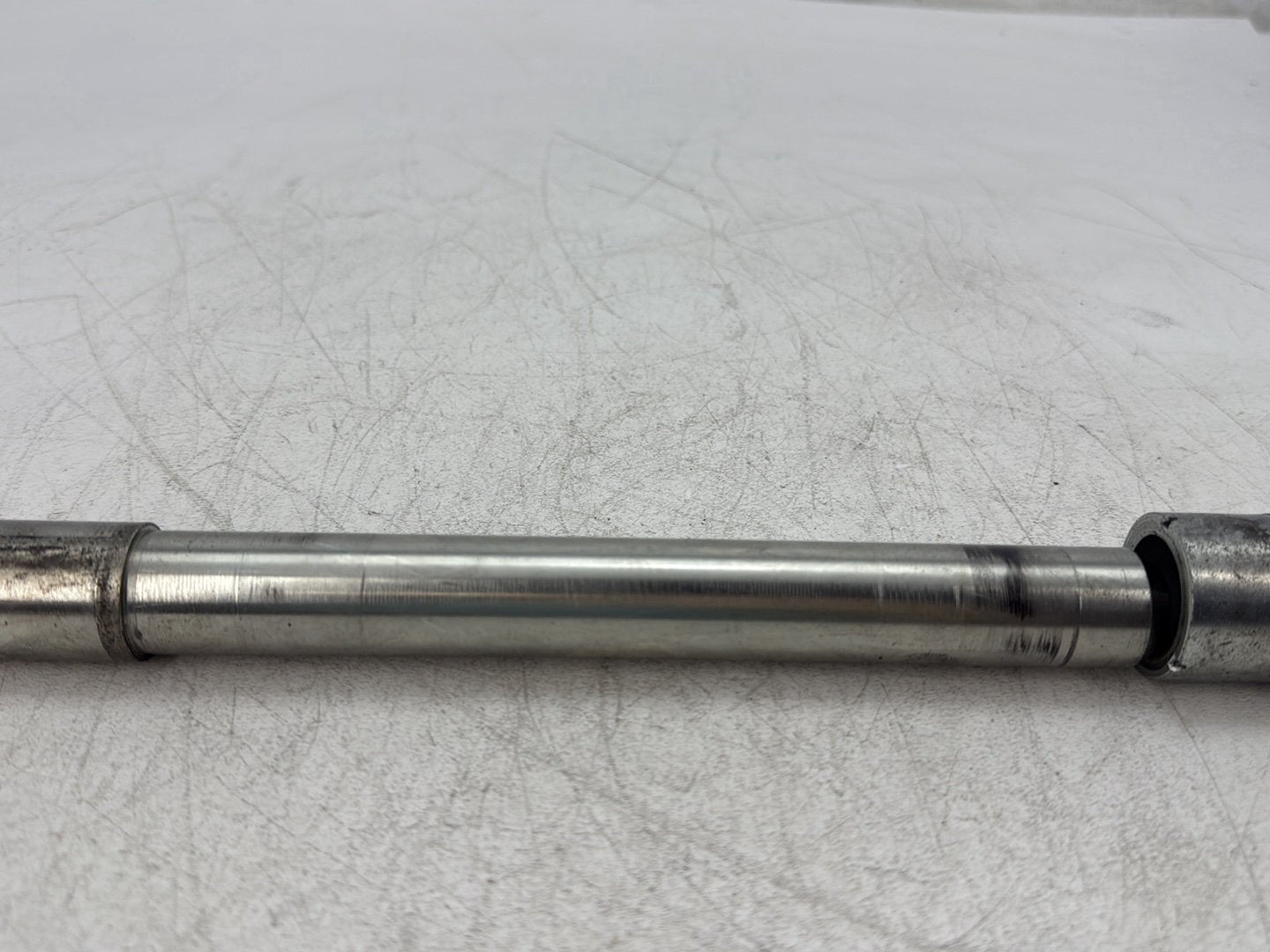 2005 Harley Electra Glide Touring Ultra FLHTCUI OEM Front Wheel Axle Bolt Shaft