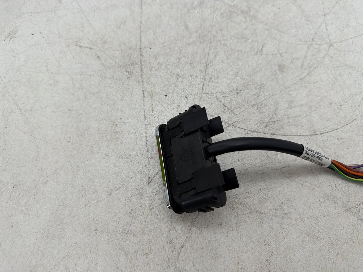 09 Harley Electra Glide Touring CVO OEM Dash Indicator Lamp Wire Plug 68789-96A