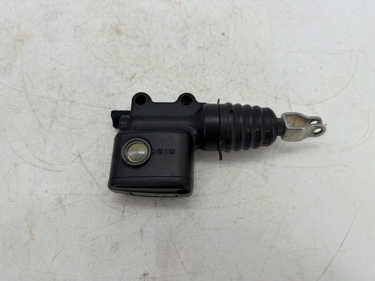2020 Harley Softail Standard FXST OEM Rear Brake Master Cylinder Reservoir