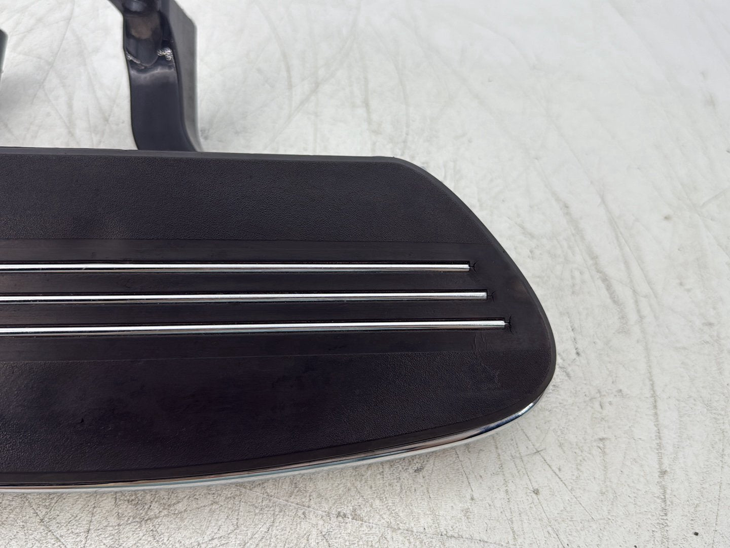 2011 Harley Street Glide Touring FLHX OEM Left Driver 1 Floorboard Foot Rest