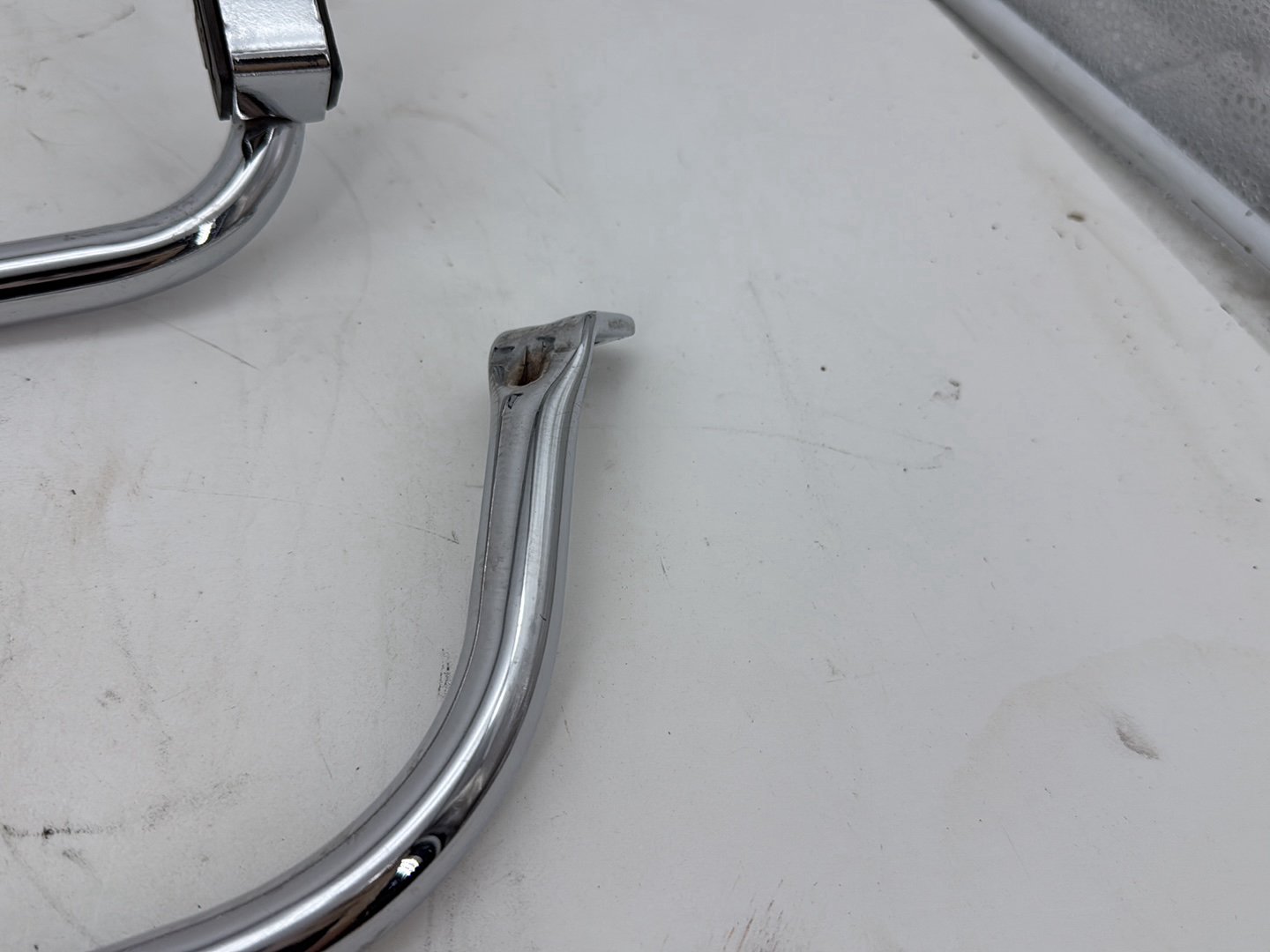 2007 Harley Street Glide Touring FLHX OEM Rear Left Right Saddlebag Guard Rails Bar