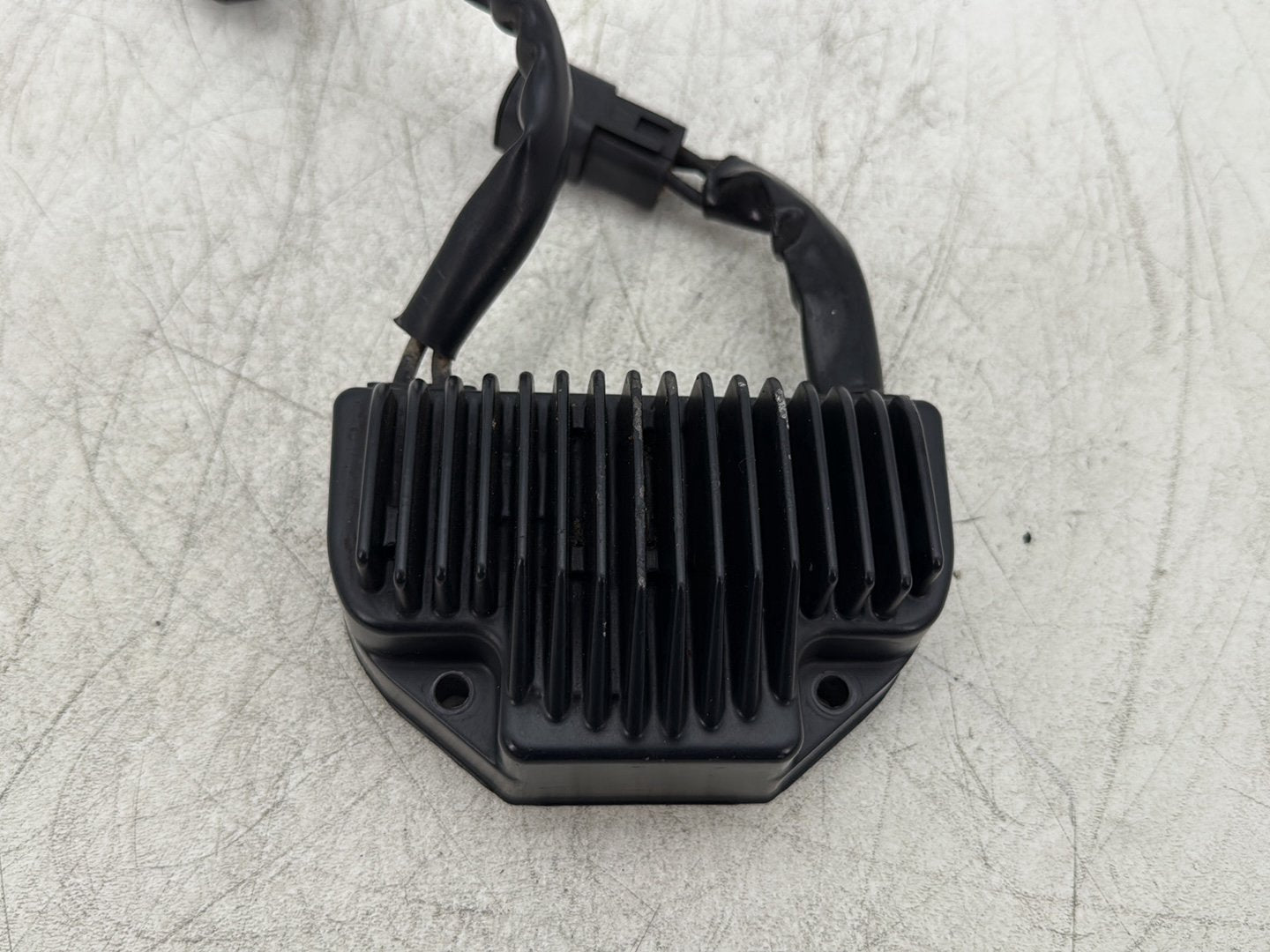 2007 Harley Dyna Street Bob FXDBI OEM Voltage Regulator Rectifier