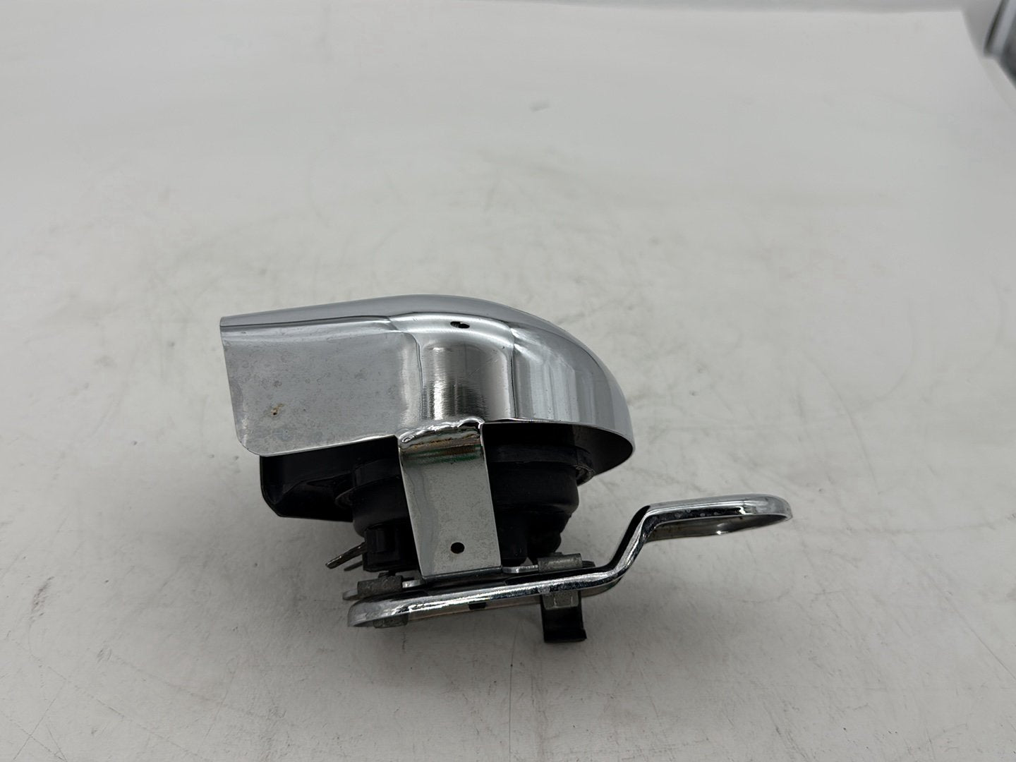 2008 Harley Touring FLHTCU Electra Glide Ultra OEM Horn Signal Klaxon Chrome Cover