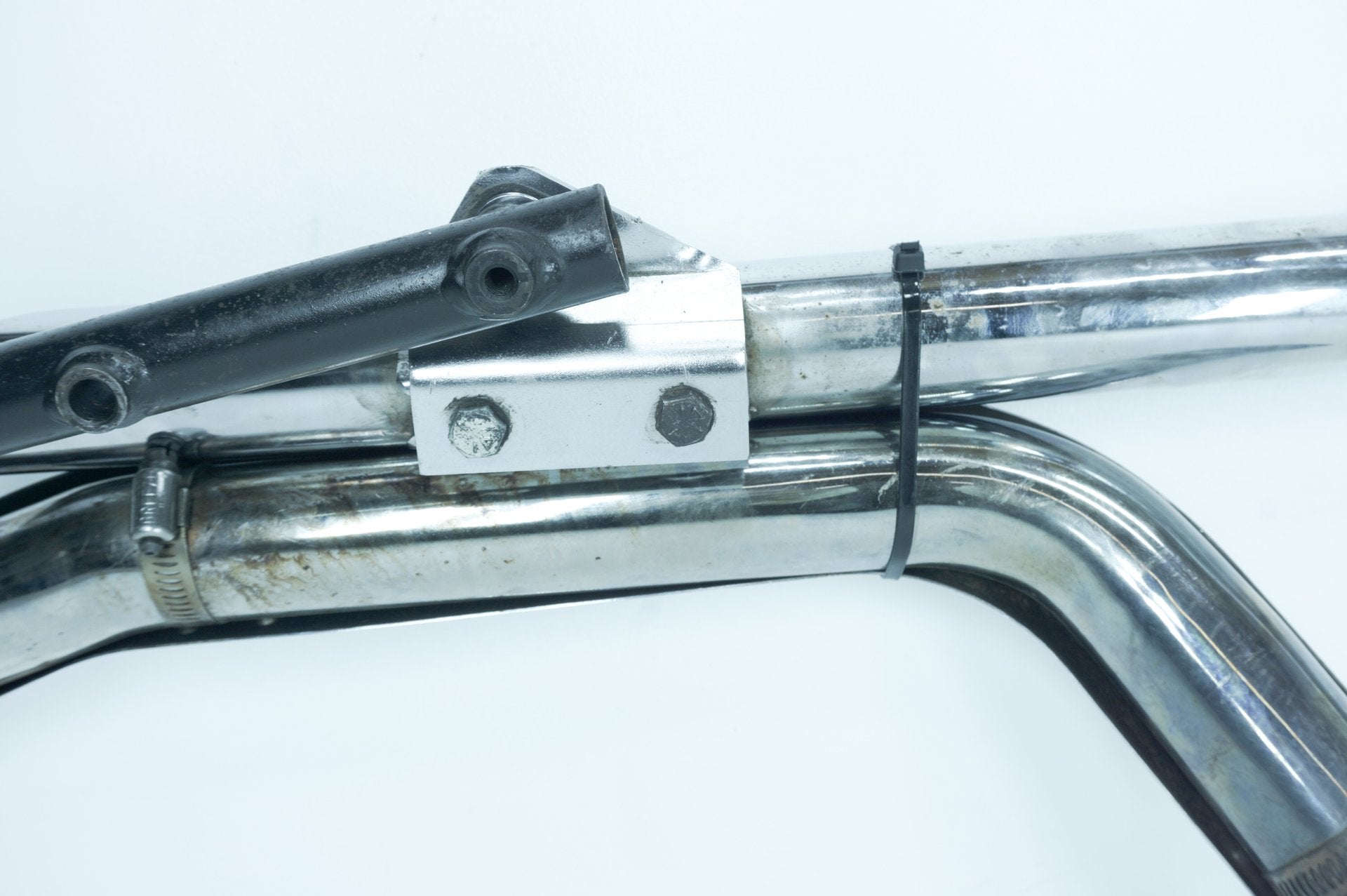 1999 - 2006 Harley-Davidson Softail Night Train Exhaust Header Pipes Muffler  	65401-00B