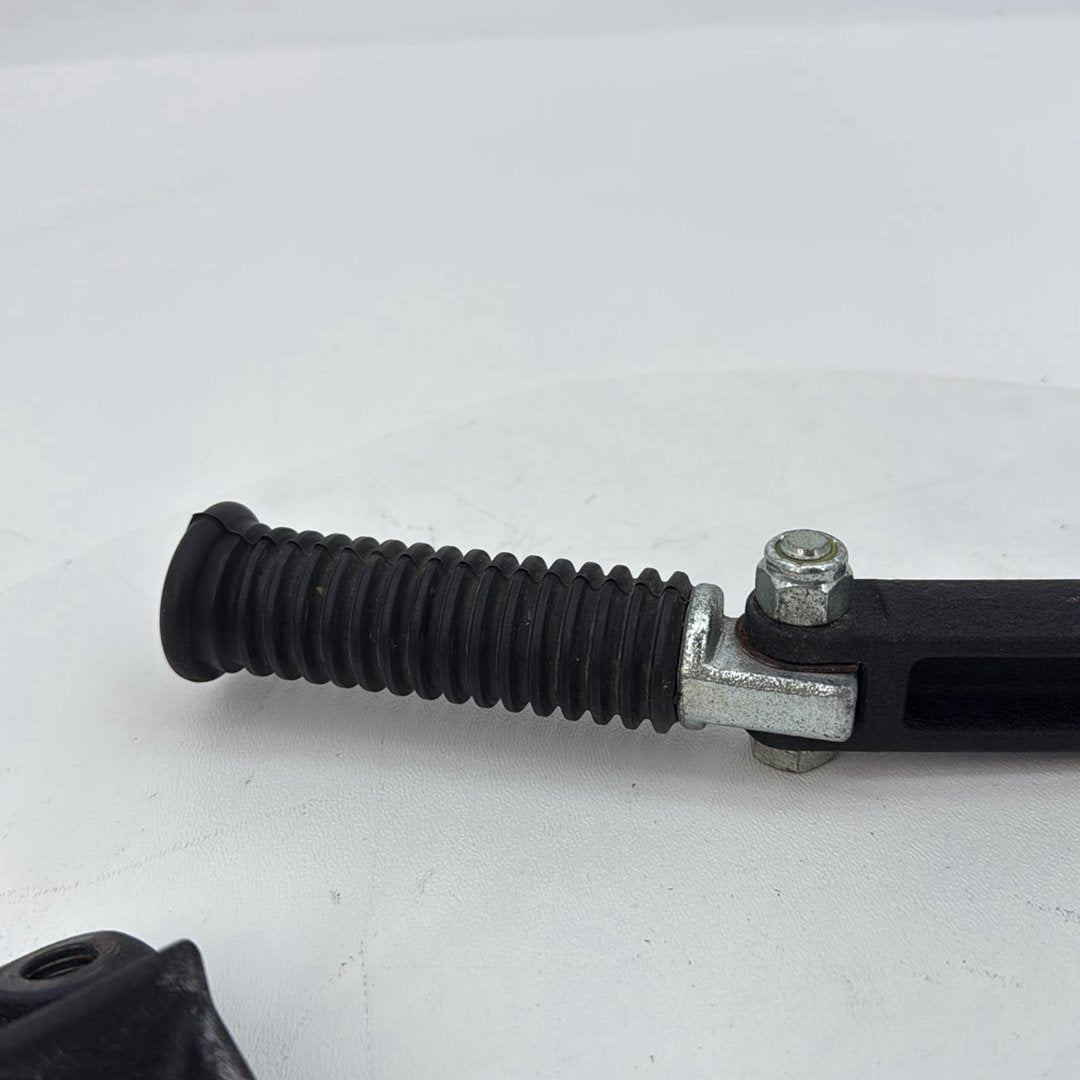 2007 - 2012 Harley-Davidson Dyna Super Glide Passenger Left & Right Foot Pegs 49224-06A