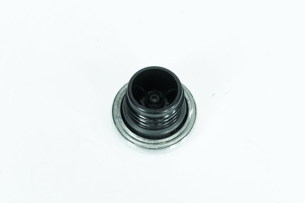 2000 Harley Dyna FXDWG Wide Glide OEM Fuel Gas Tank Cap Bushing Hub