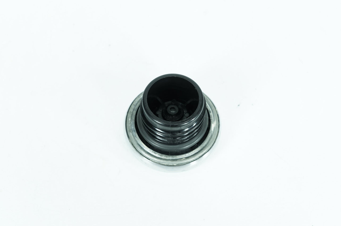 1999 - 2006 Harley-Davidson Dyna Wide Glide Fuel Gas Tank Cap Bushing Hub  	61272-92C