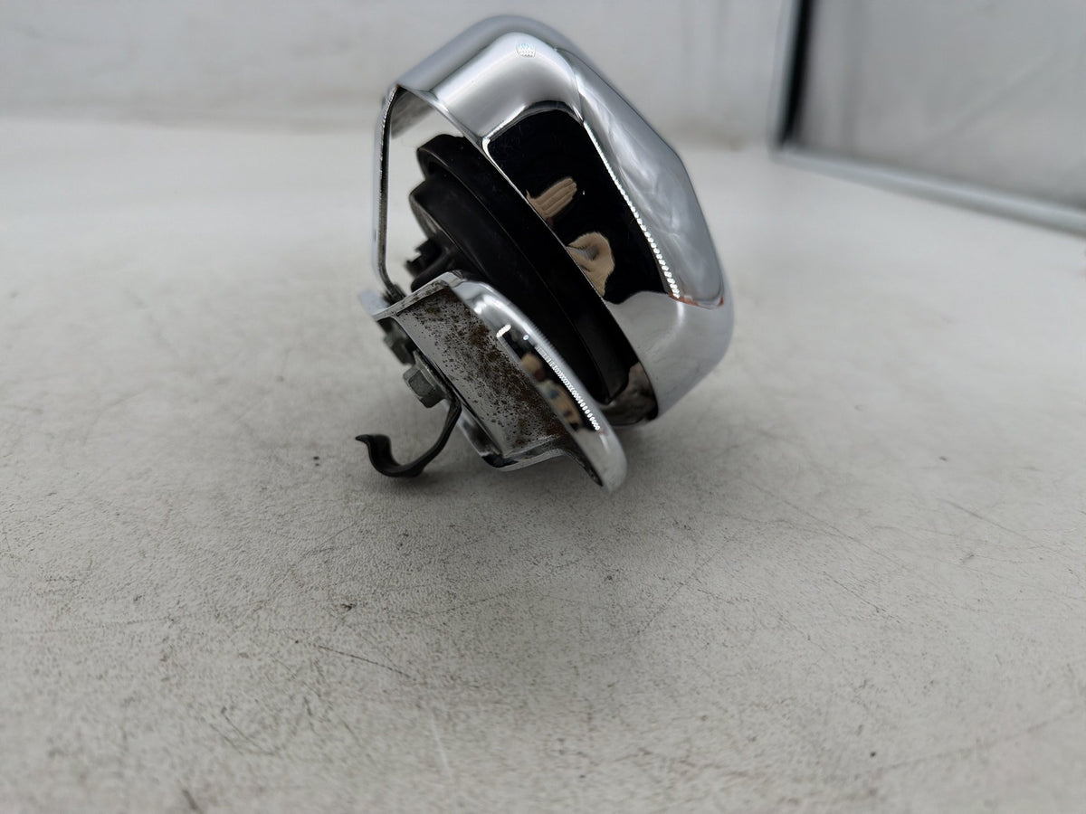 2005 Harley Dyna Super Glide Custom FXDC OEM Horn Signal Klaxon Chrome Cover