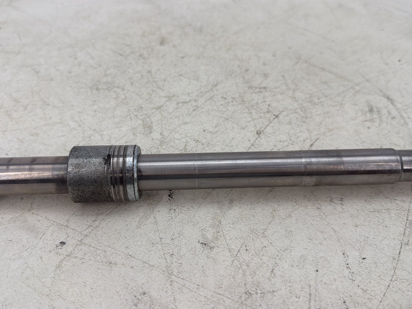 1998 Harley Touring FLHTCUI Electra Glide Ultra OEM Front Wheel Axle Bolt Shaft