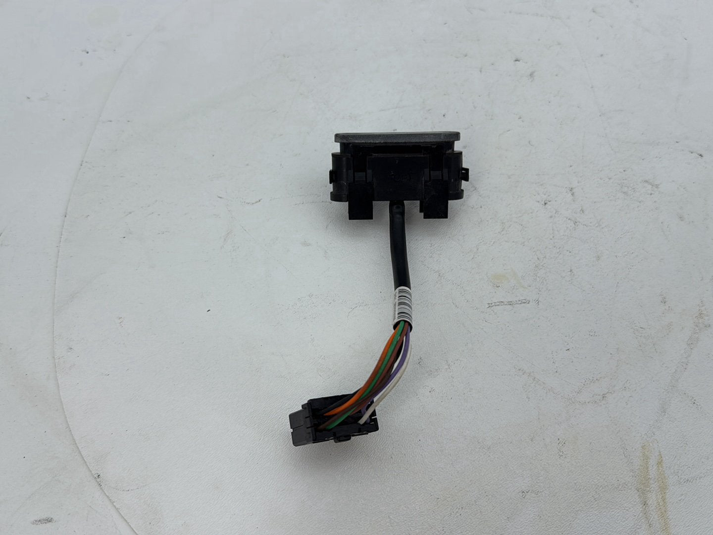 2007 Harley Street Glide Touring FLHX OEM Dash Indicator Lamp Wire Plug 68789-96A