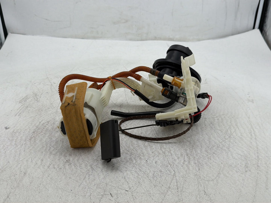 09 Harley Electra Glide Touring Ultra OEM Fuel Pump Gas Gasoline Petrol Sending