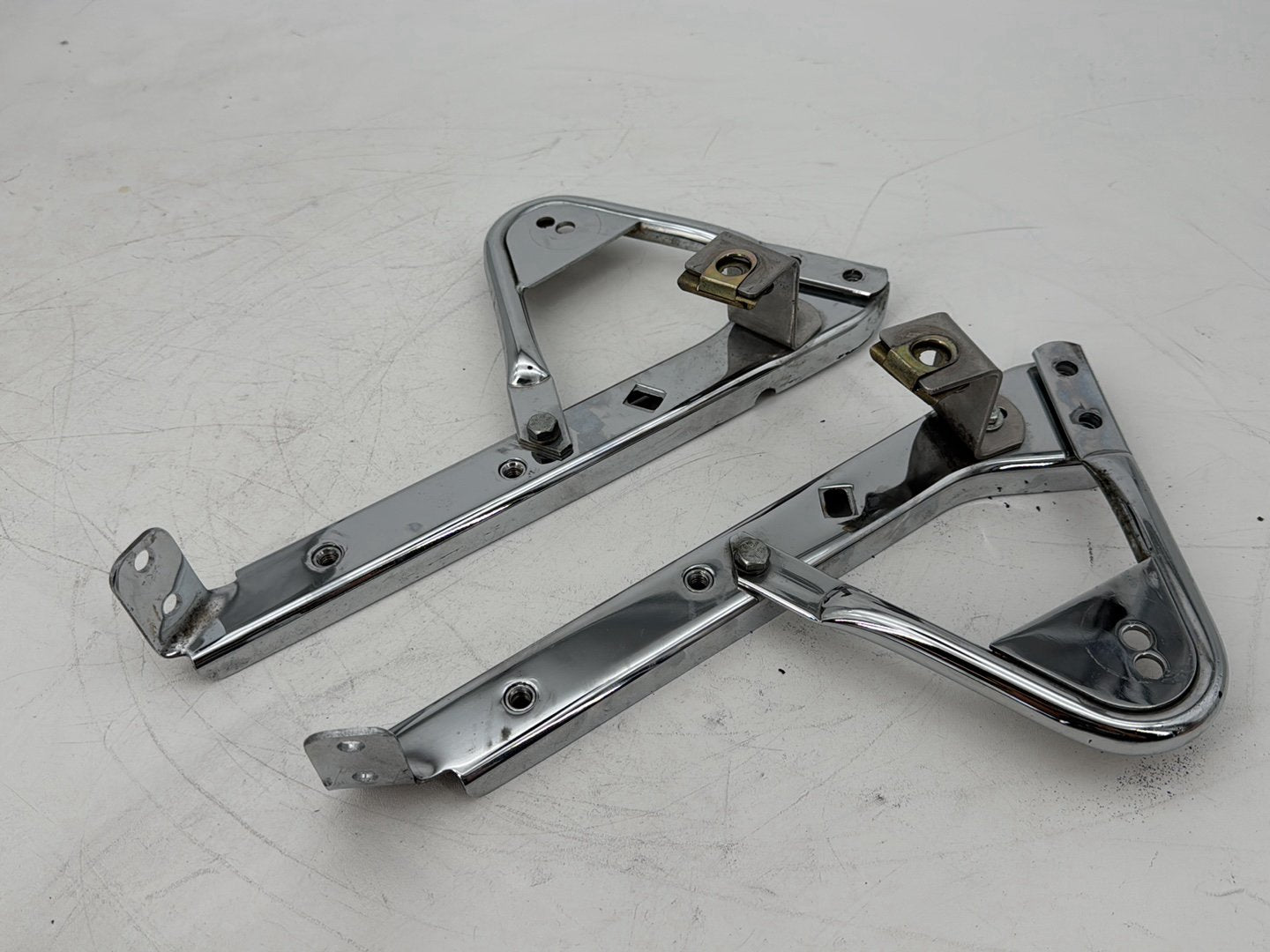 1999 - 2006 Harley-Davidson Touring Electra Glide Classic Left Right Saddlebag Fender Struts Brackets 90718-79C