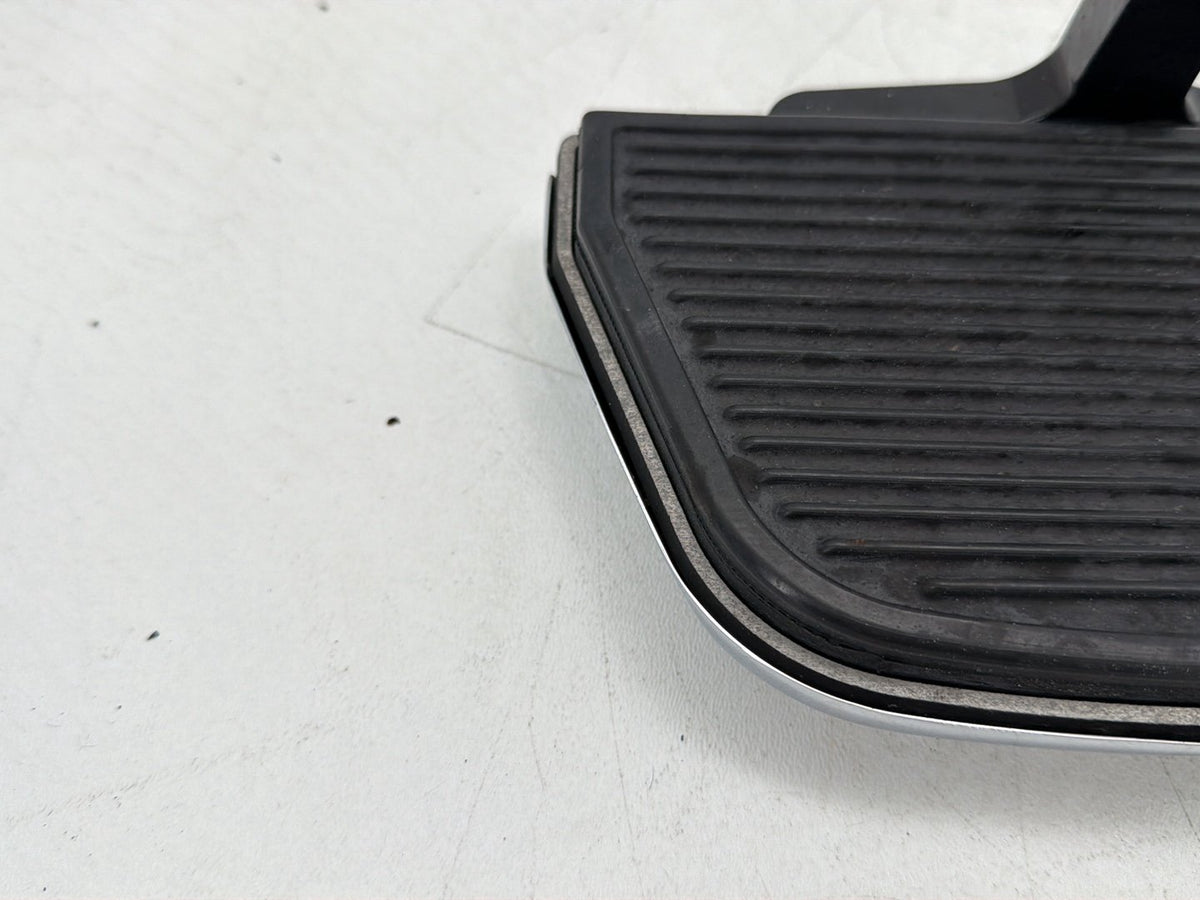 07 Harley Electra Glide Touring OEM Left & Right Passenger Floorboard Foot Rest