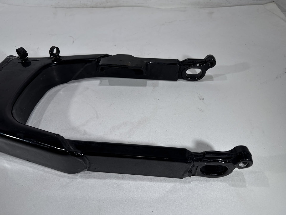 2004 Harley Road King Touring Classic OEM Rear Fork Swingarm Swing Arm