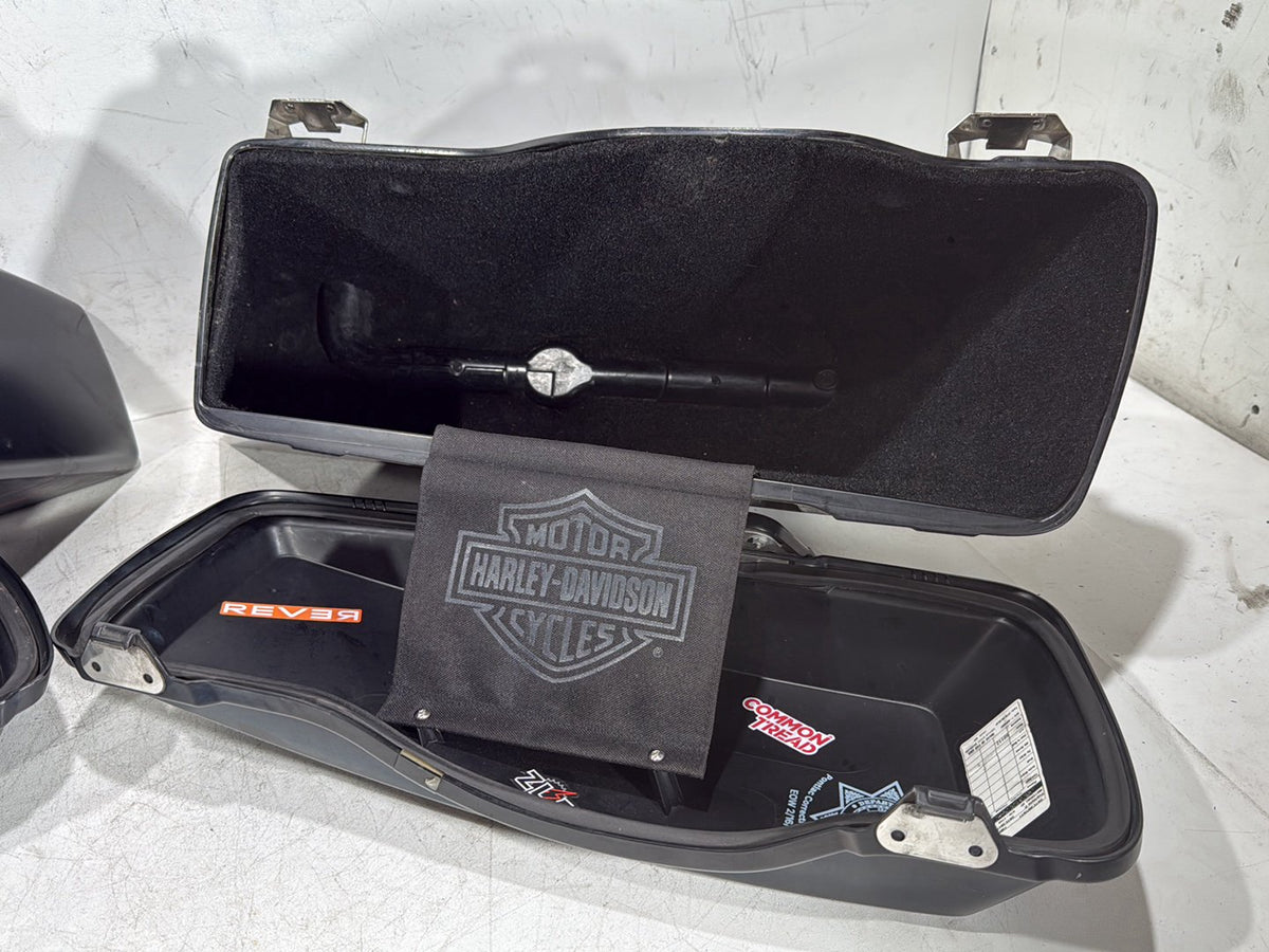 2011 Harley Road Glide Touring FLTRX OEM Left Right Saddlebags Luggage NOKey