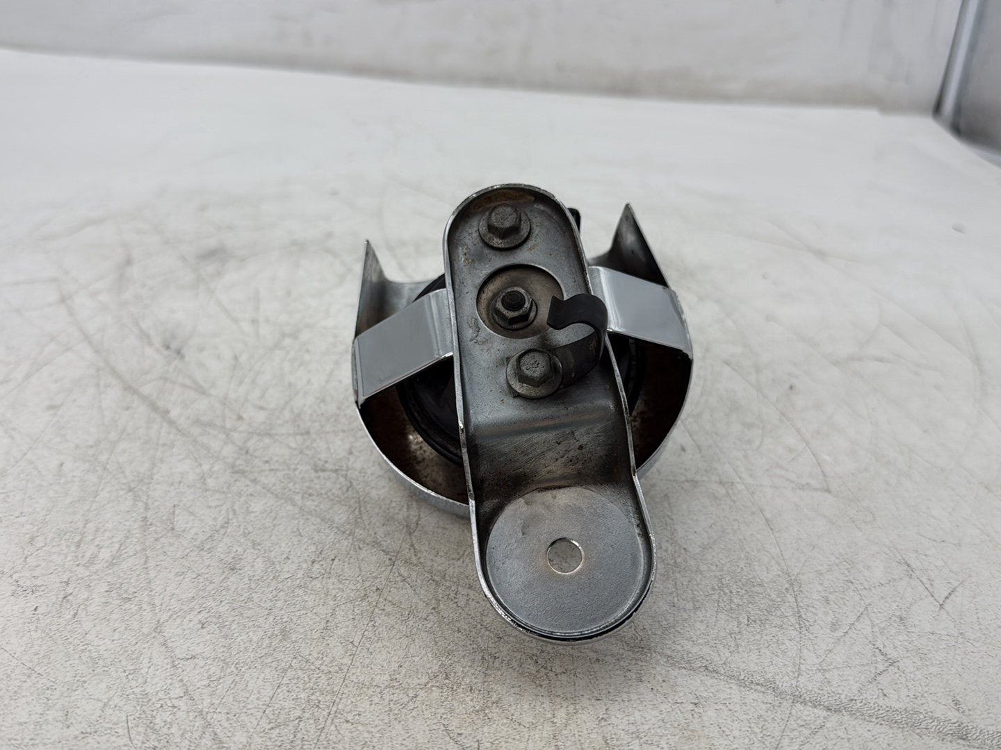 2013 Harley Heritage Softail Classic FLSTC OEM Horn Signal Klaxon Chrome Cover