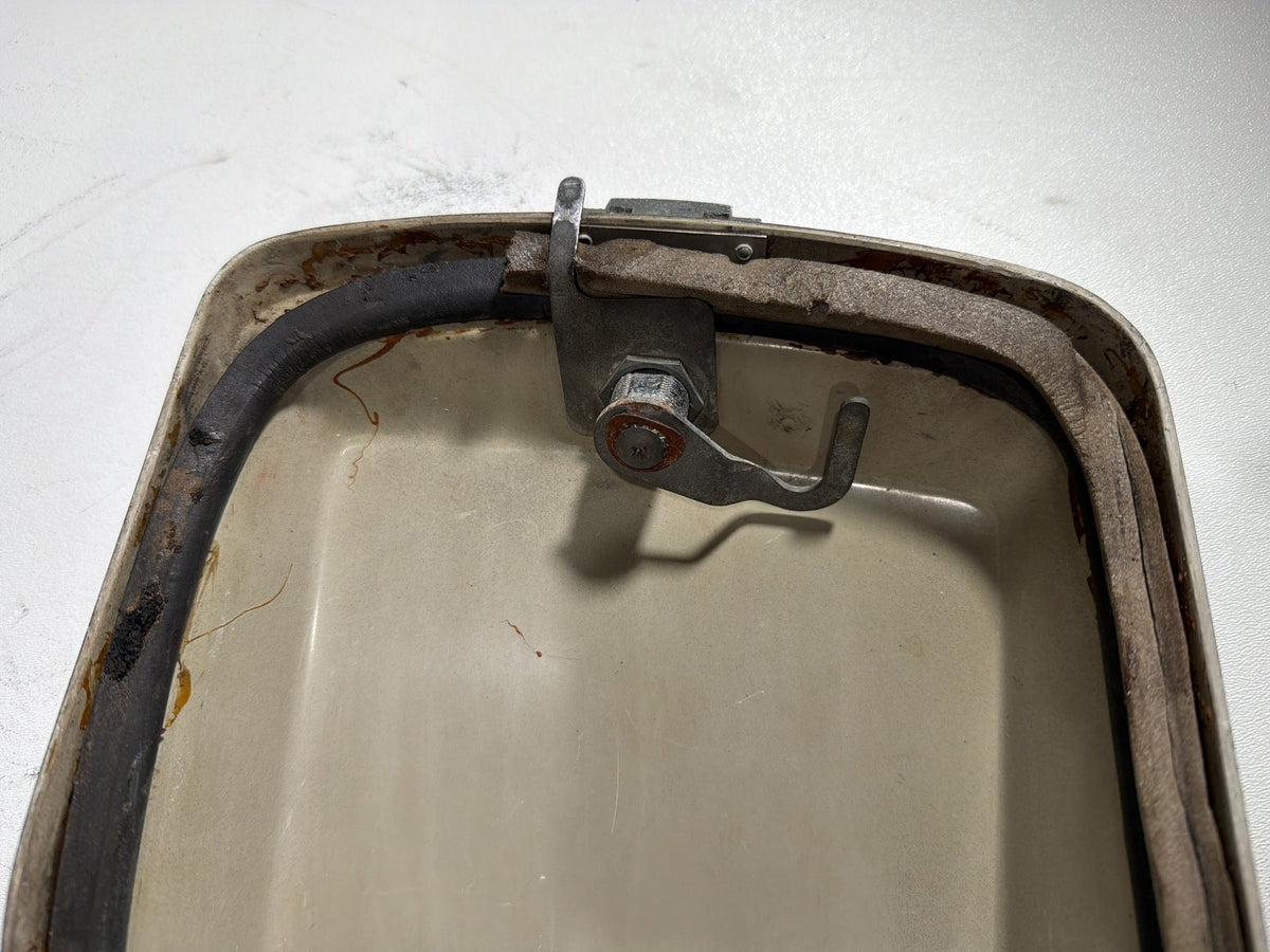 1991 Harley Electra Glide Touring Classic OEM Right 1 Saddlebag Luggage NO Key